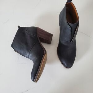 Lucky Brand Ellhen Booties Women's Size 8.5 Black Leather Ankle Boots Slip On